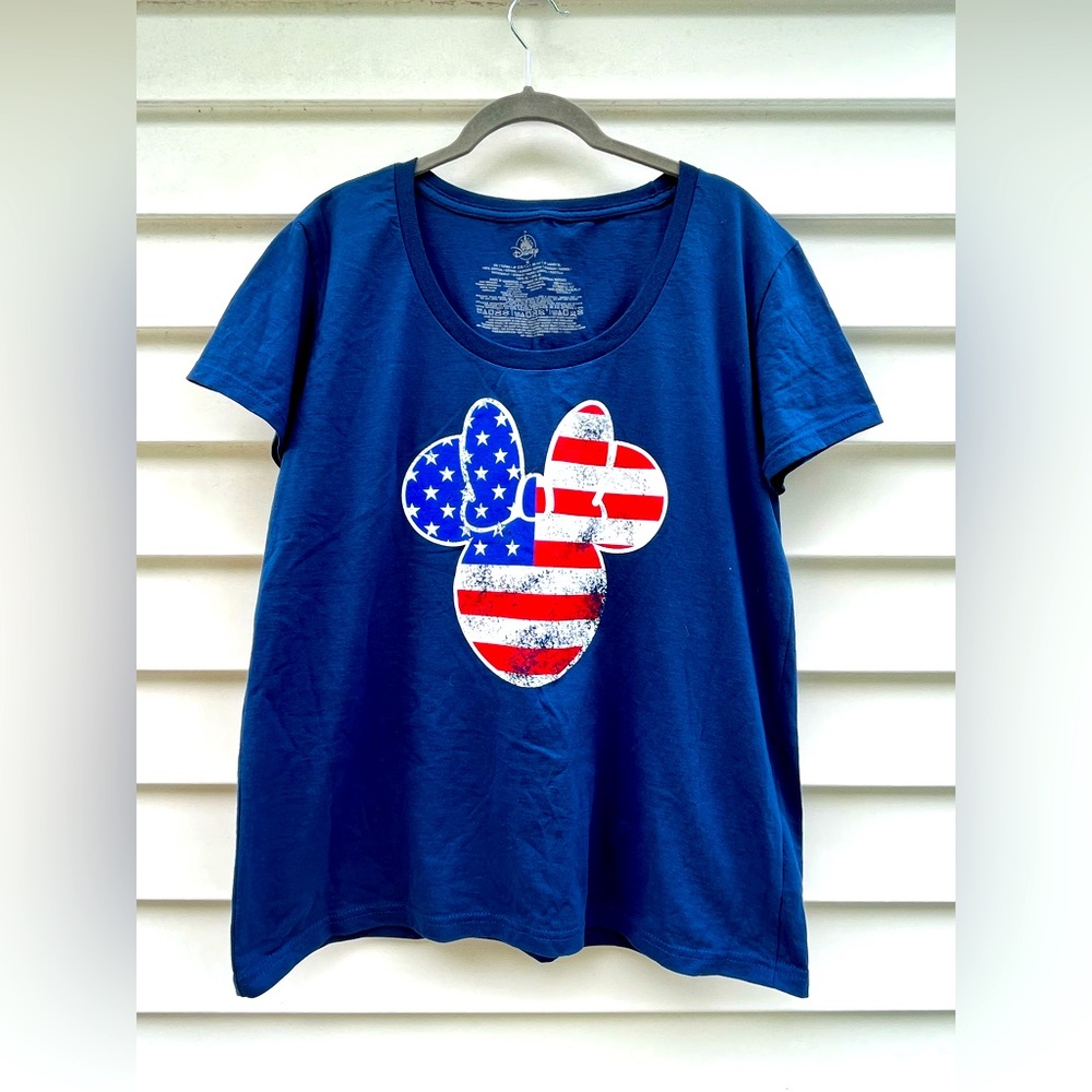 Disney Patriotic Minnie Tshirt NWOT